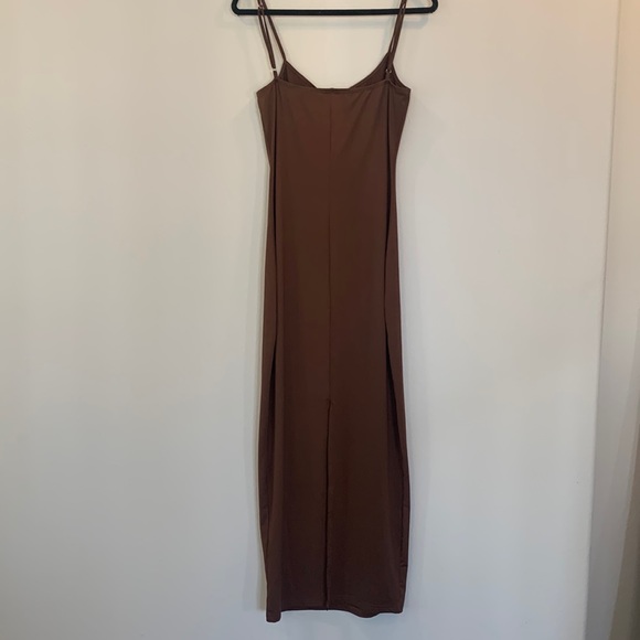 🎉HOST PICK 🎉 Princess Polly RYLEIGH MAXI DRESS BROWN size 8 NWT - Picture 10 of 10